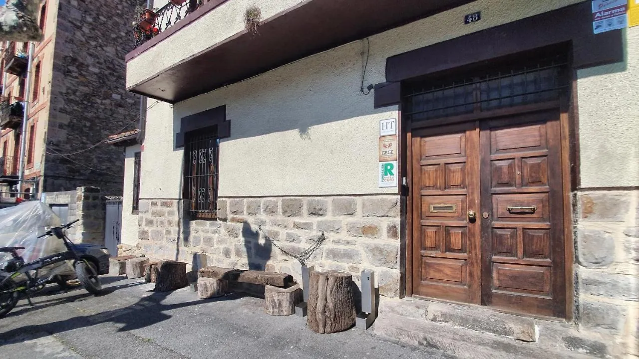 Homestay Tuul Etxea Apartment Galdakao