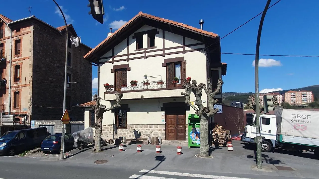 Homestay Tuul Etxea Apartment Galdakao